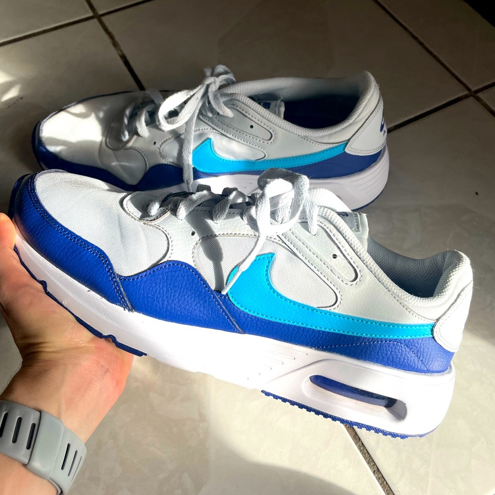 Men’s Nike Air sneaker